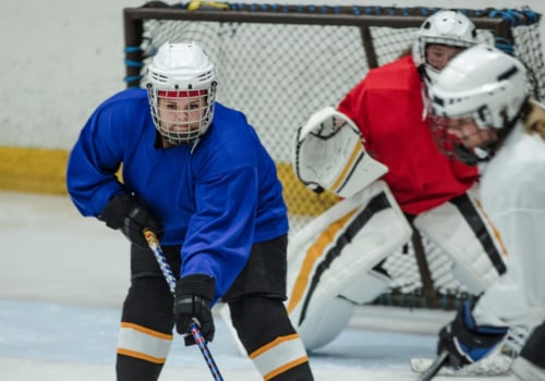 How Many Women's Hockey Players Are There in D1 Level?